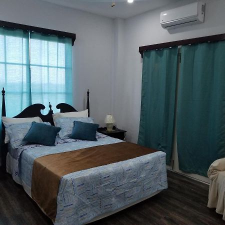 Royal View Apartment Plus Belize City Exteriör bild