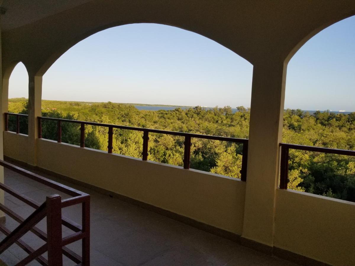 Royal View Apartment Plus Belize City Exteriör bild